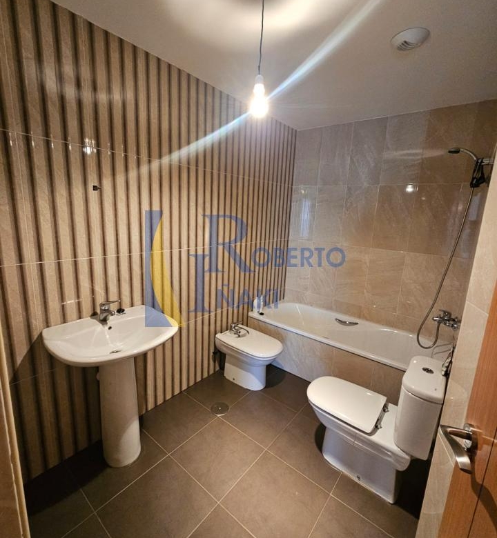 PISO SEMINUEVO