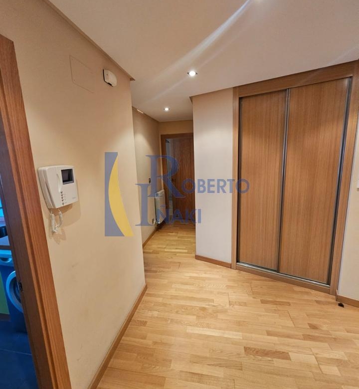 PISO SEMINUEVO