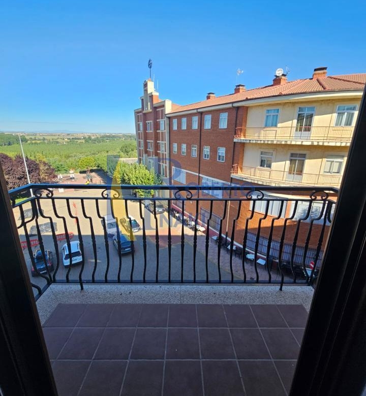 PISO SEMINUEVO