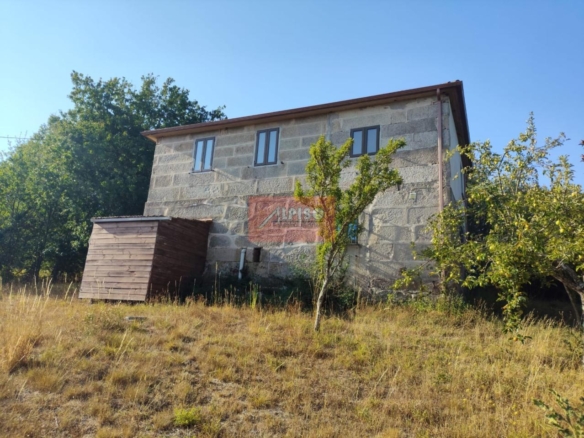 Casa en Amoeiro