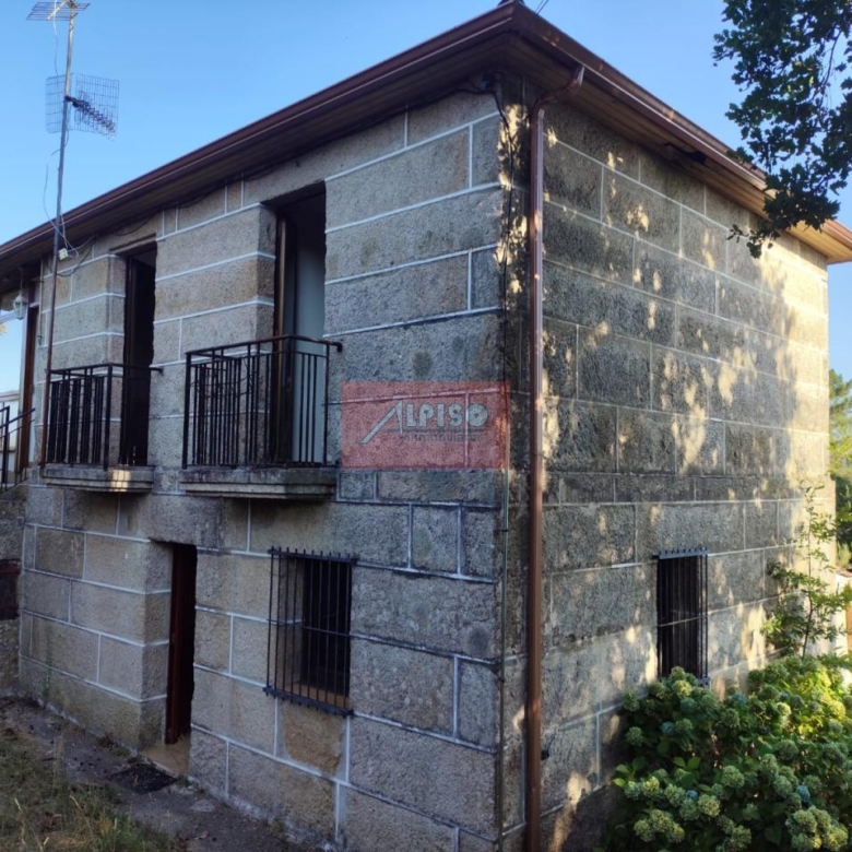 Casa en Amoeiro