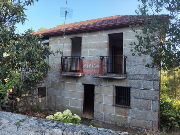 Casa en Amoeiro