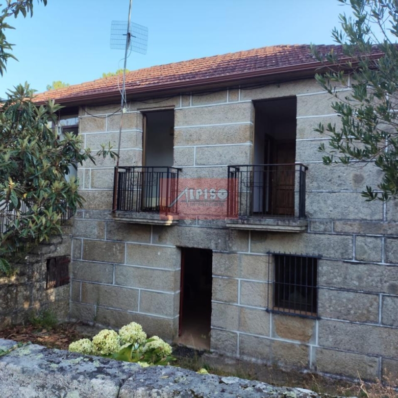 Casa en Amoeiro