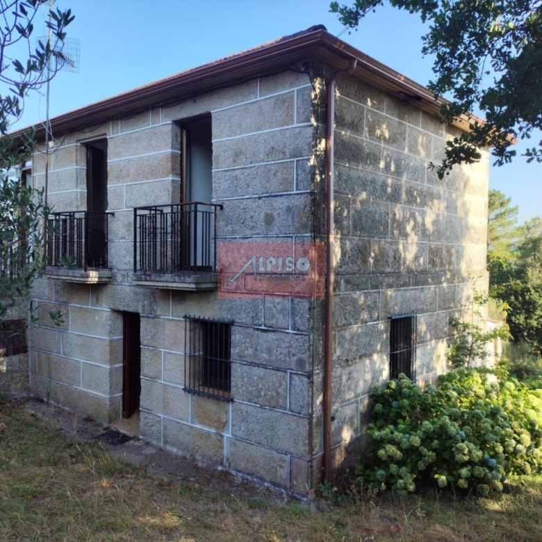 Casa en Amoeiro