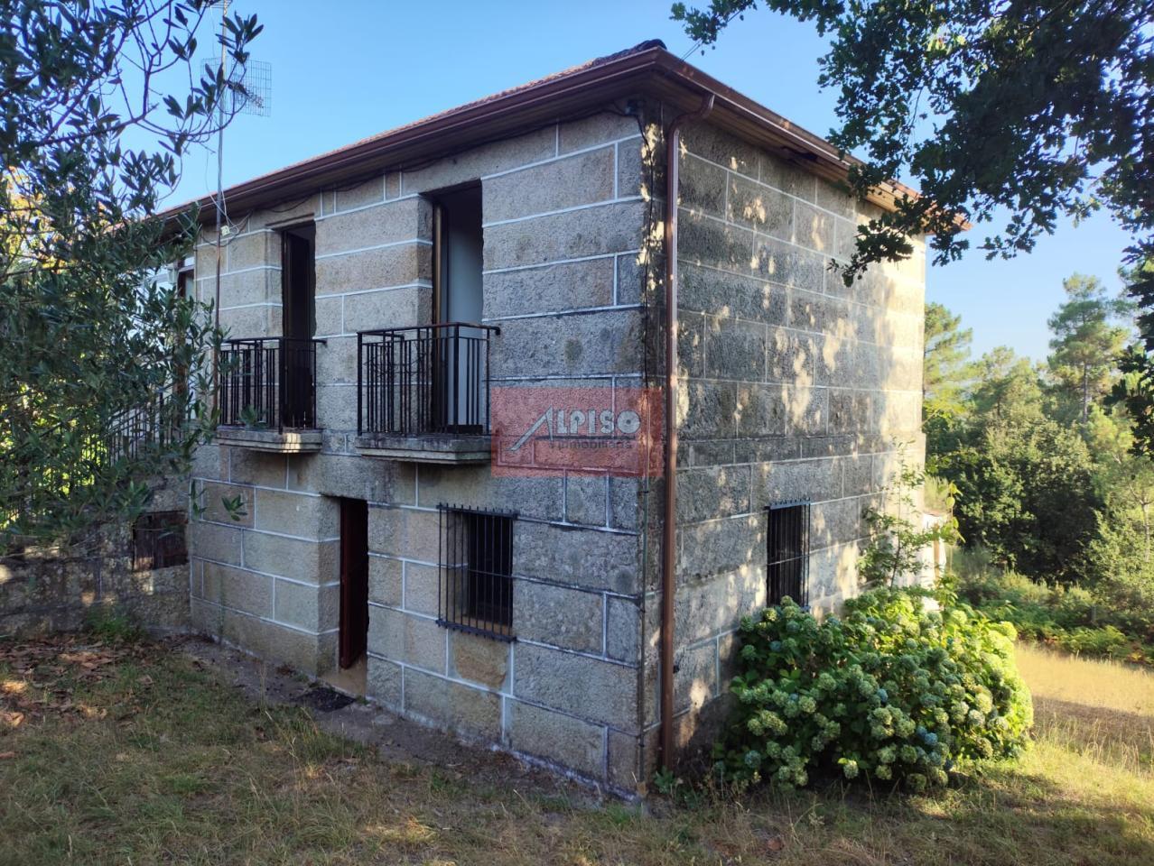 Casa en Amoeiro
