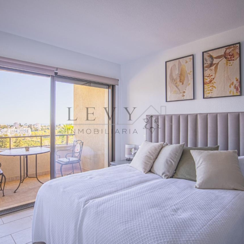 Piso en venta en  zona de Golf Marbella