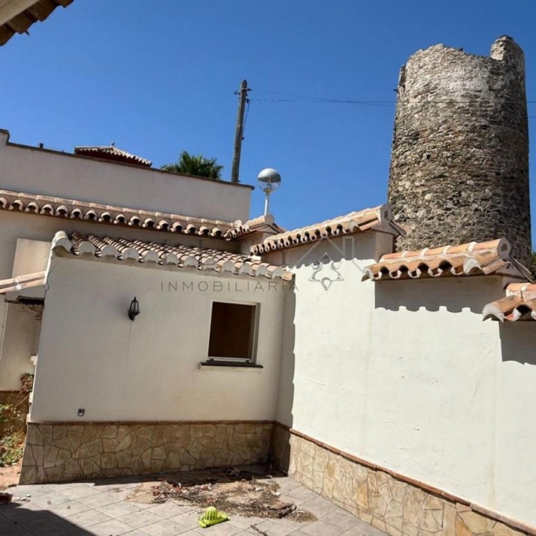 Villa  independiente frante al Mar