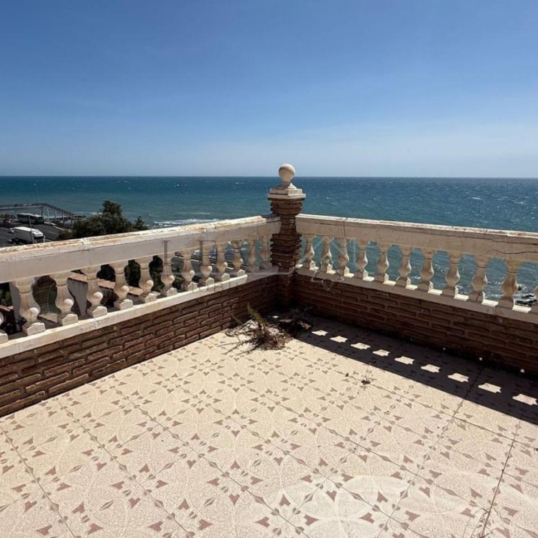 Villa  independiente frante al Mar