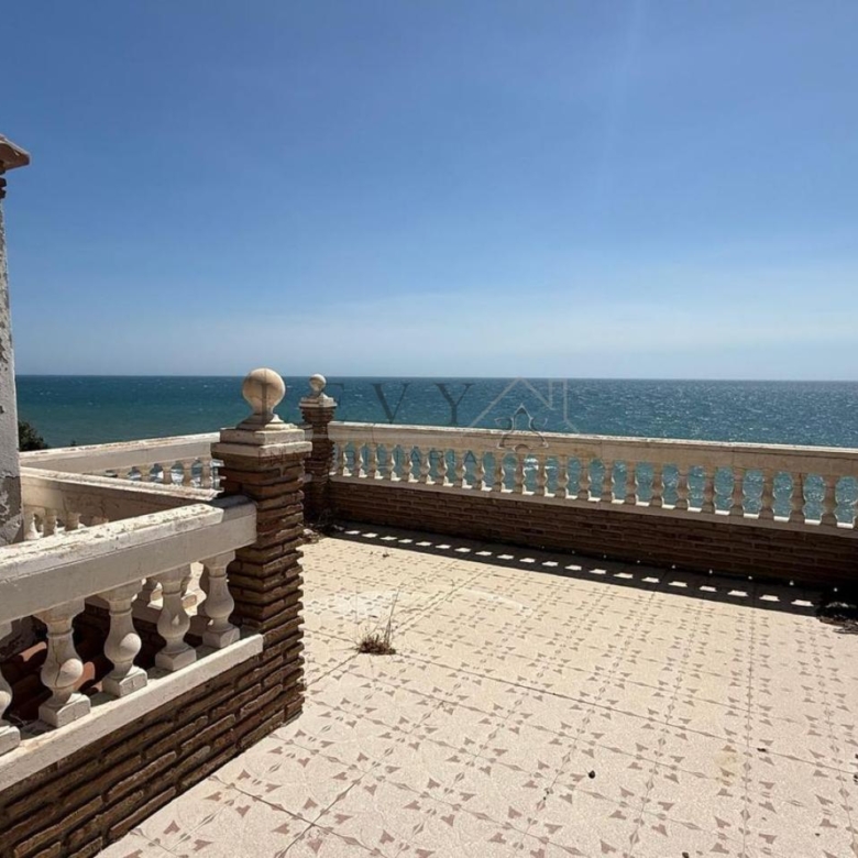 Villa  independiente frante al Mar