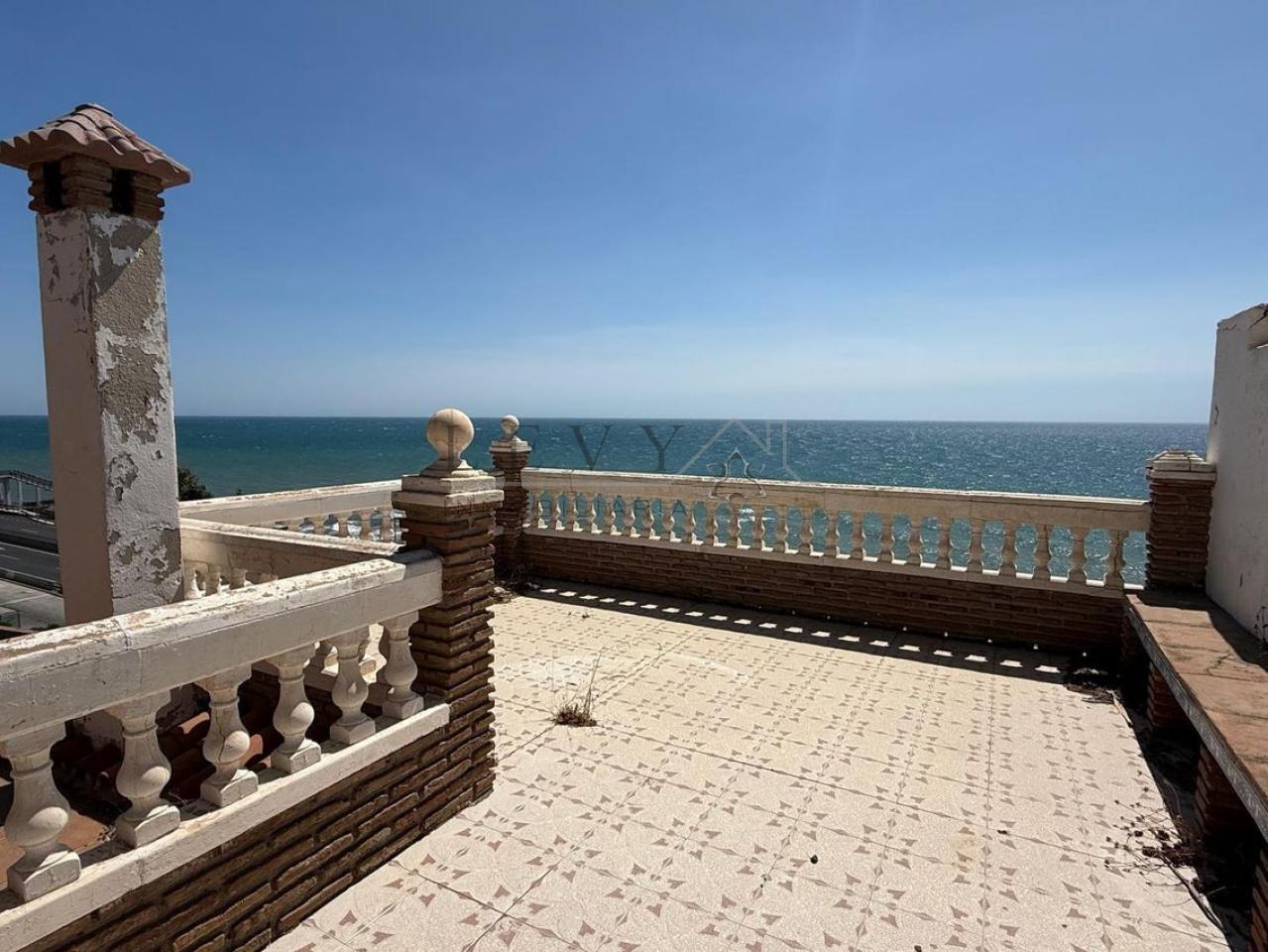 178758657895800045740_178758650382 Villa independiente frante al Mar