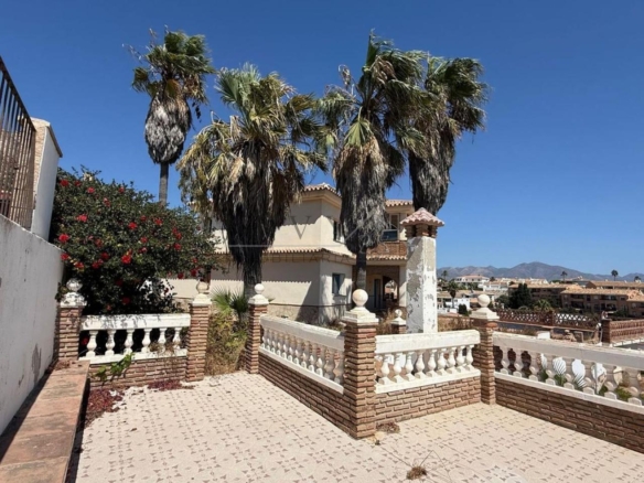 Villa  independiente frante al Mar