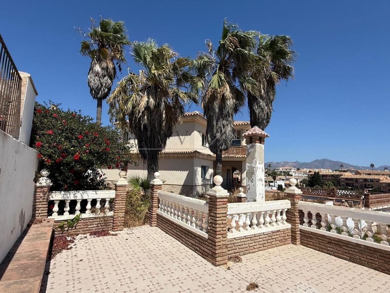 178758657916700045740_178758650468 Villa independiente frante al Mar