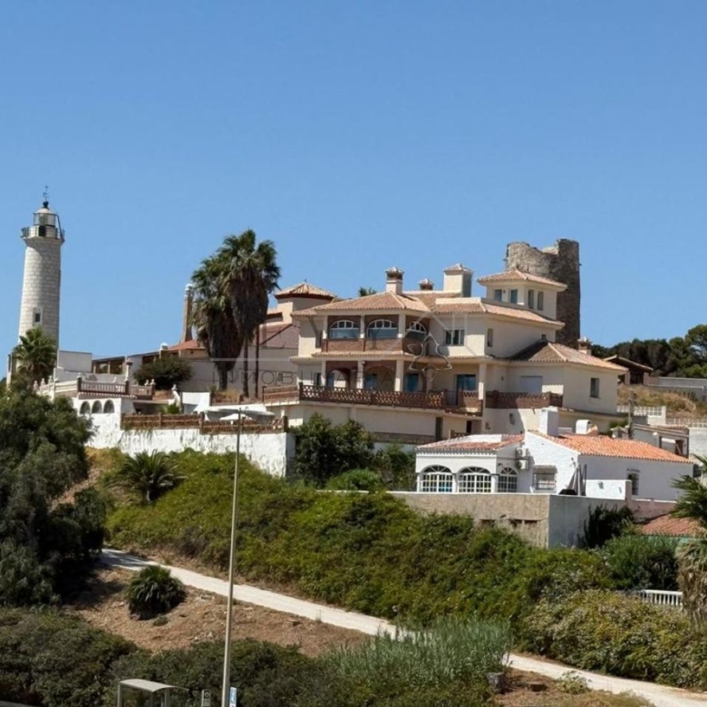 Villa  independiente frante al Mar
