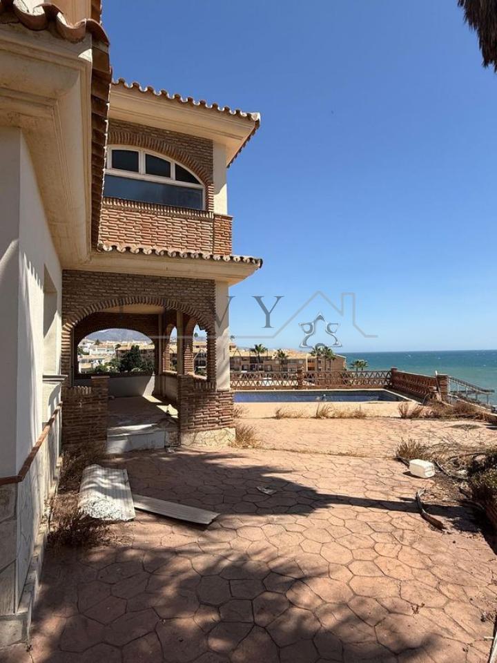 178759193315400045740_178758650302 Villa independiente frante al Mar