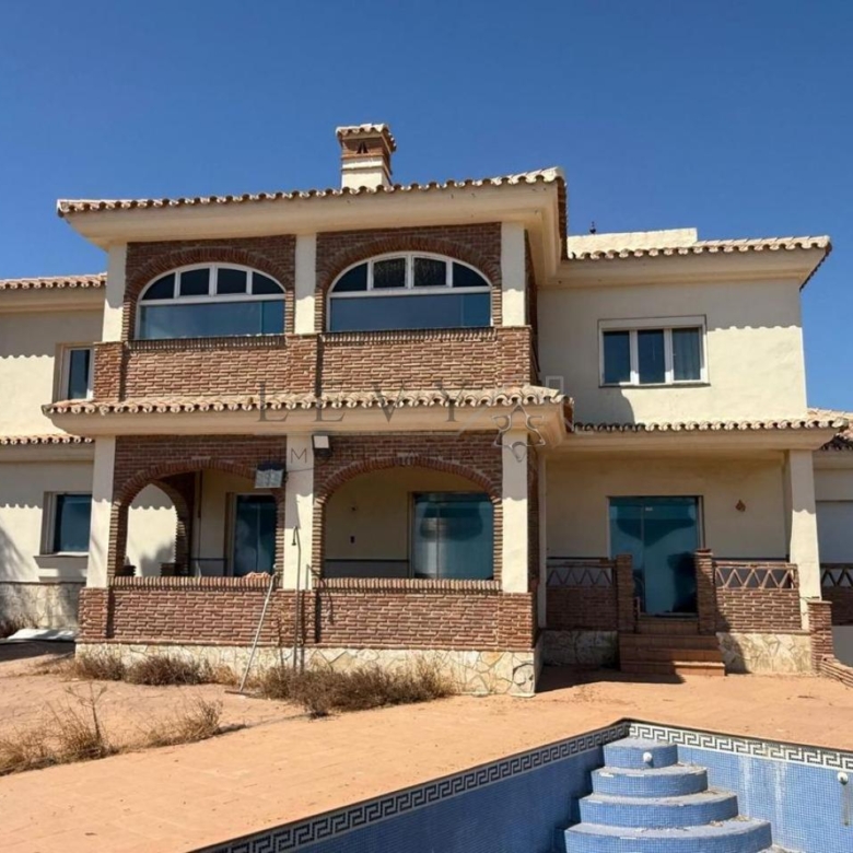 Villa  independiente frante al Mar