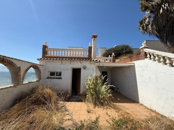 Villa  independiente frante al Mar