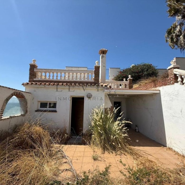 Villa  independiente frante al Mar