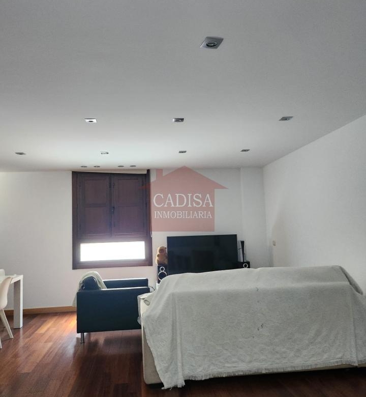 ALQUILER DE APARTAMENTO EN CENTRO HISTÓRICO. PLAZA DE GARAJE OPCIONAL. REF:10647