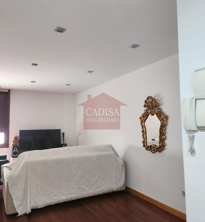 ALQUILER DE APARTAMENTO EN CENTRO HISTÓRICO. PLAZA DE GARAJE OPCIONAL. REF:10647