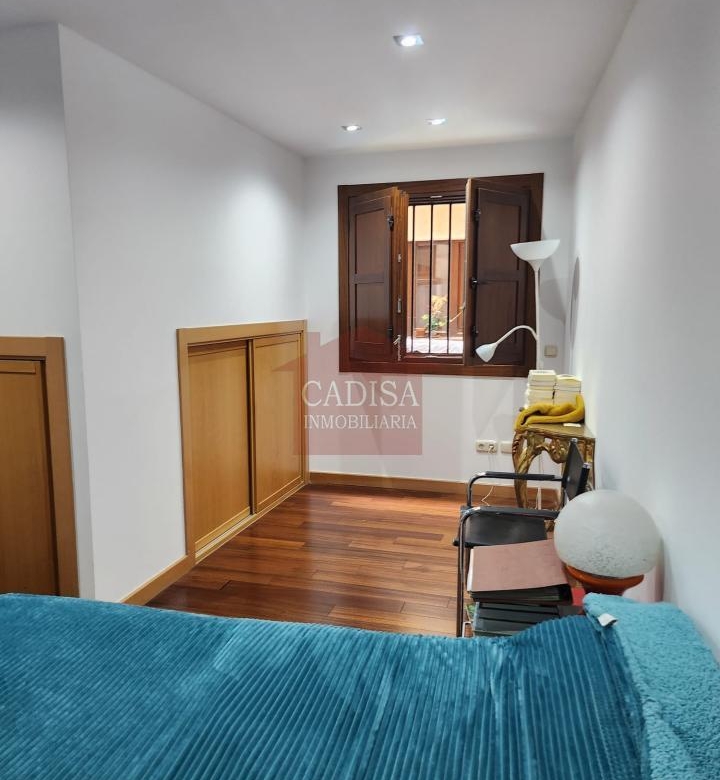 ALQUILER DE APARTAMENTO EN CENTRO HISTÓRICO. PLAZA DE GARAJE OPCIONAL. REF:10647