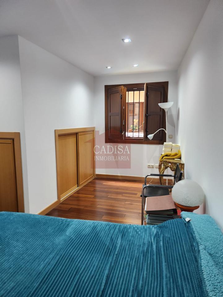 ALQUILER DE APARTAMENTO EN CENTRO HISTÓRICO. PLAZA DE GARAJE OPCIONAL. REF:10647