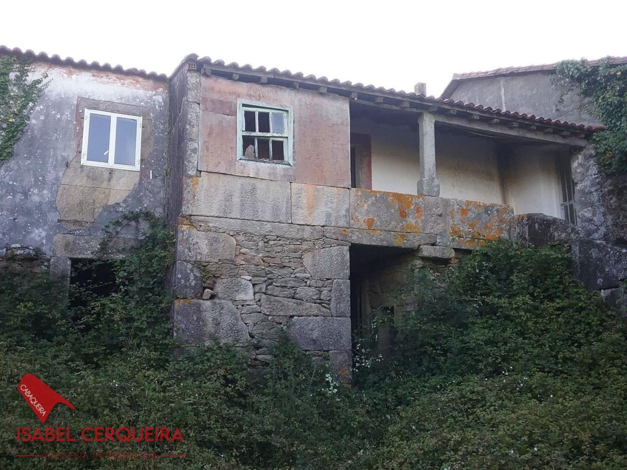 CASA HISTÓRICA DE 1900 EN OIA – 312 m² SOBRE UNA FINCA DE 5.769 m²