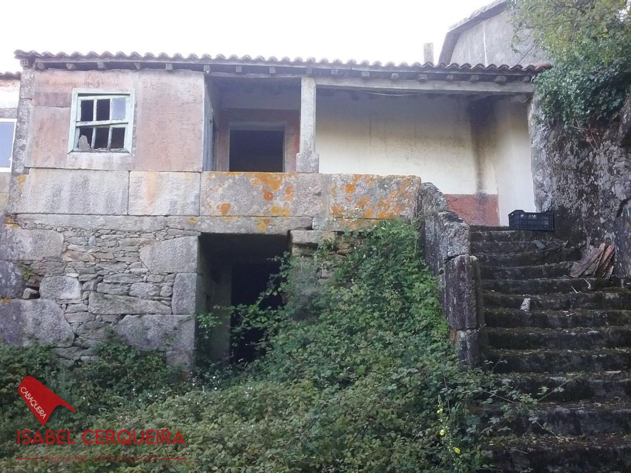 CASA HISTÓRICA DE 1900 EN OIA – 312 m² SOBRE UNA FINCA DE 5.769 m²
