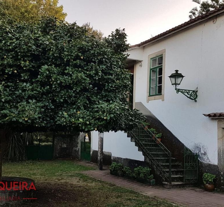 OPORTUNIDAD ÚNICA EN TOMIÑO | CASONA DE 1856 A REFORMAR · 462 M² · 9.420 M² DE FINCA