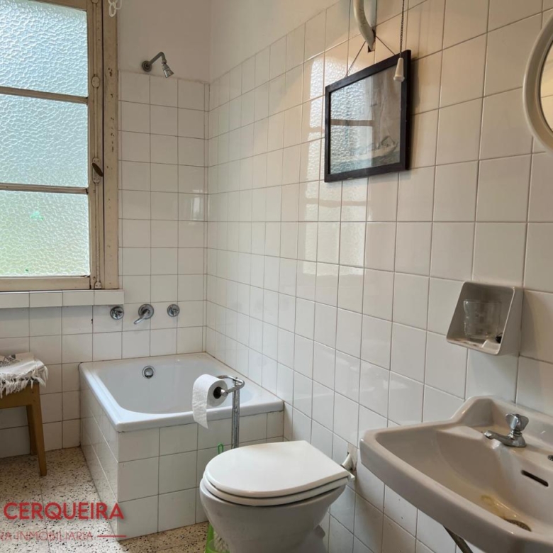 OPORTUNIDAD ÚNICA EN TOMIÑO | CASONA DE 1856 A REFORMAR · 462 M² · 9.420 M² DE FINCA