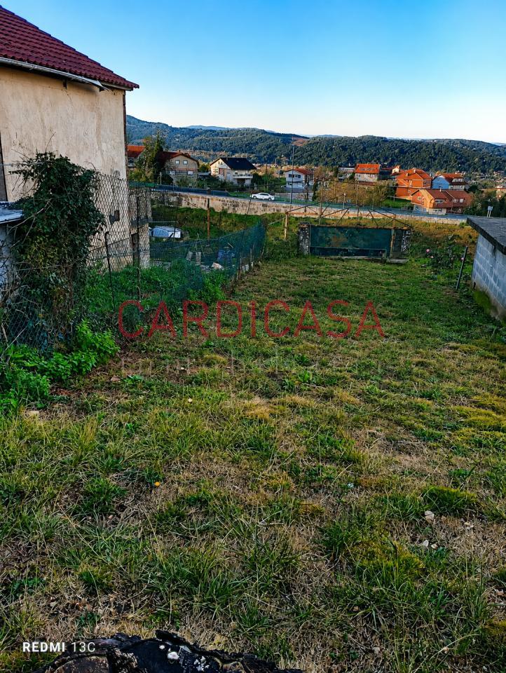 178790605866700010623_178790431926 Solar urbano en el núcleo residencial de Mos.