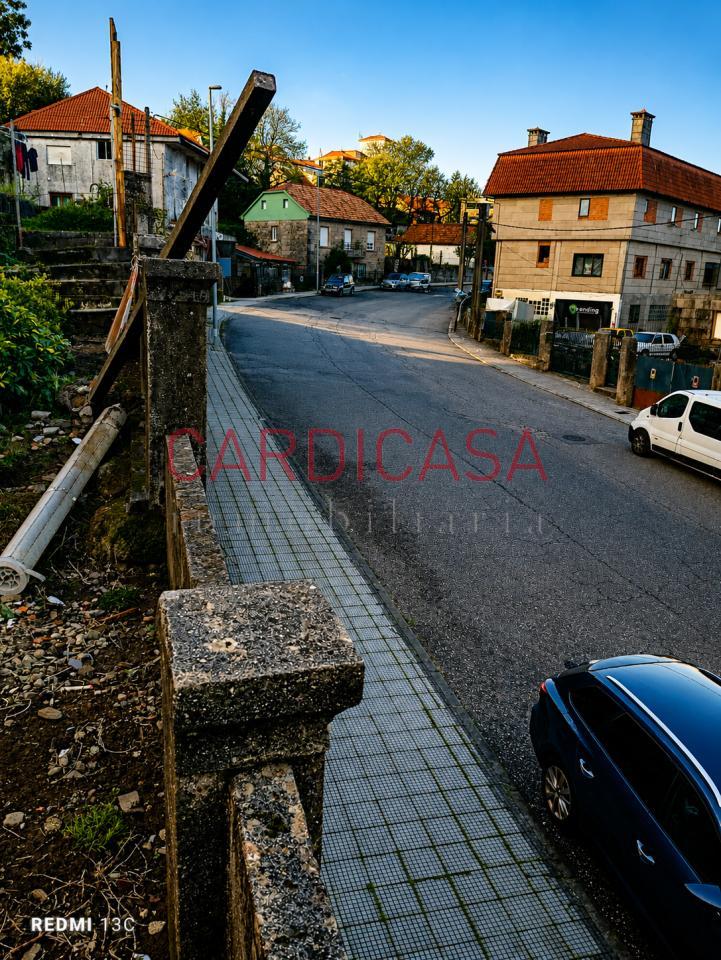 178790606274000010623_178790431860 Solar urbano en el núcleo residencial de Mos.