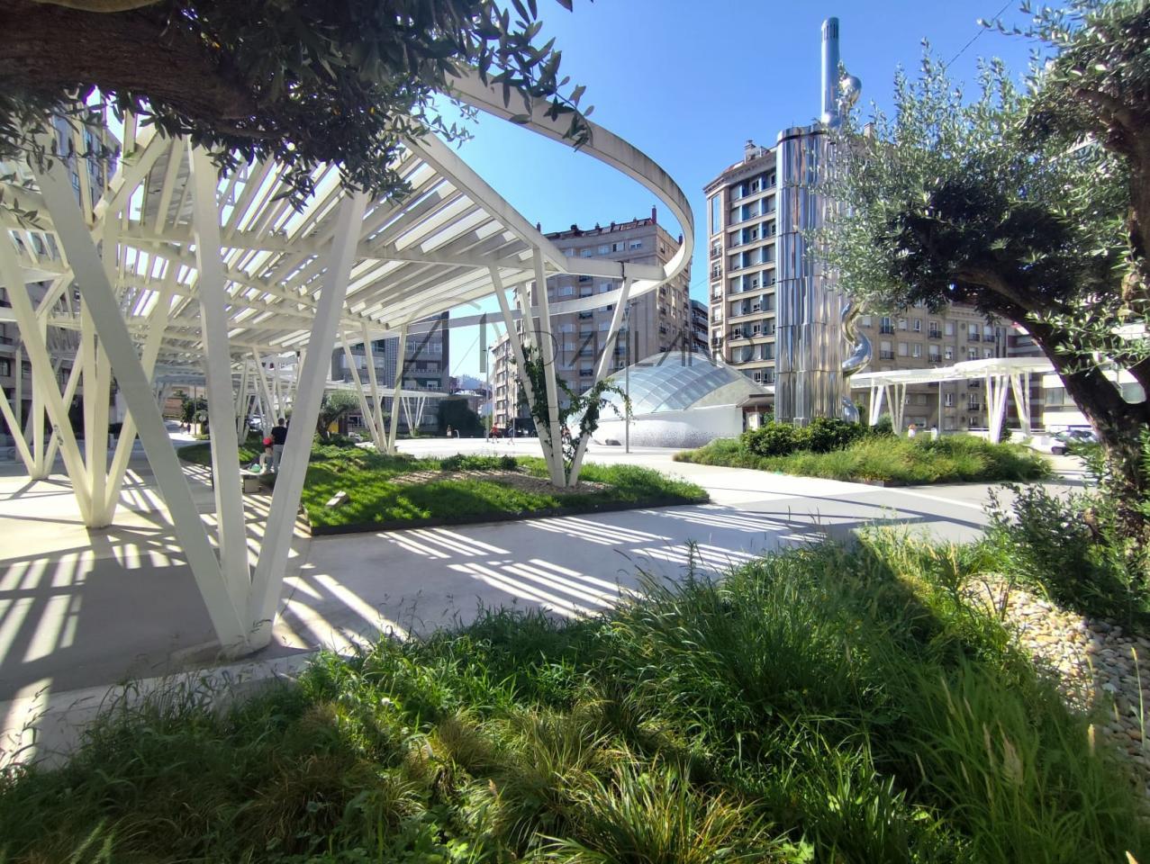 178825373534200173177_178549296490 Ático dúplex en el centro de Vigo | Vistas a la ría, 5 dormitorios y 2 plazas dobles de garaje