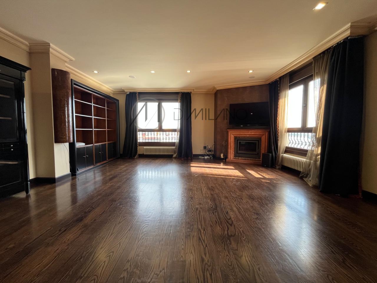 178825373737800173177_178549296136 Ático dúplex en el centro de Vigo | Vistas a la ría, 5 dormitorios y 2 plazas dobles de garaje