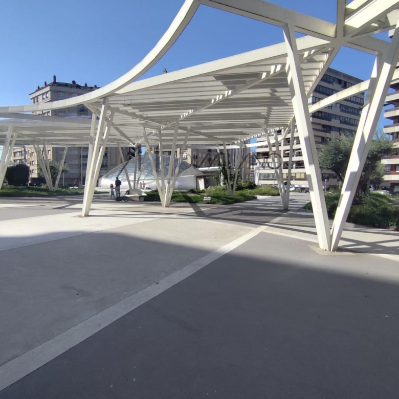 Ático dúplex en el centro de Vigo | Vistas a la ría, 5 dormitorios y 2 plazas dobles de garaje