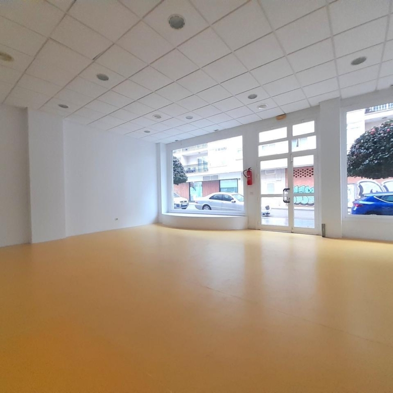 LOCAL COMERCIAL CÉNTRICO DE 70 M2