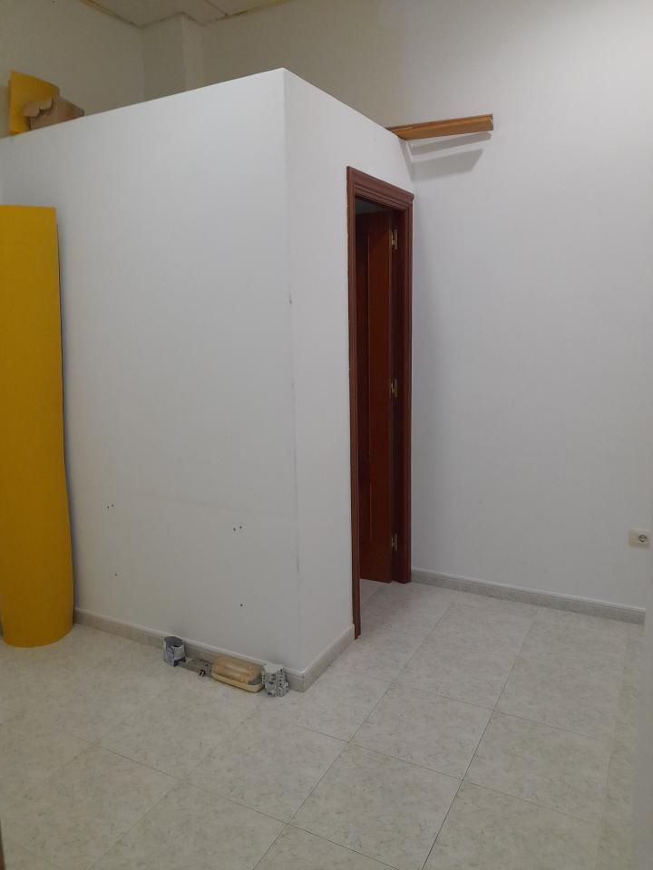 178844643738600024923_170549323394 LOCAL COMERCIAL CÉNTRICO DE 70 M2
