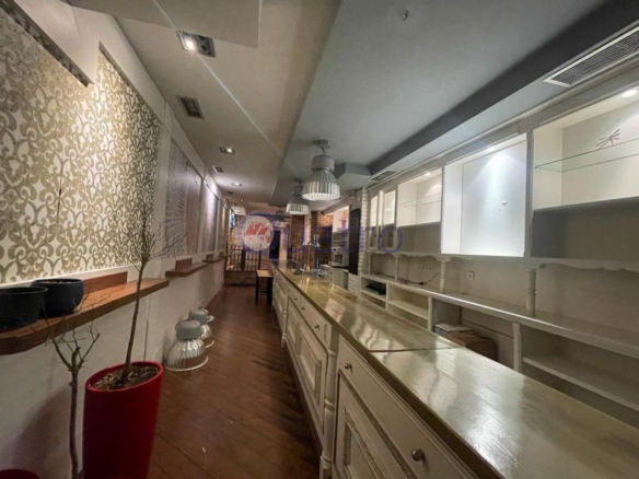 Se alquila local comercial ideal para negocio de hostelería y restauración con licencia de bar musical