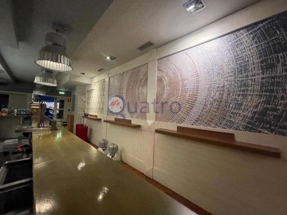 Se alquila local comercial ideal para negocio de hostelería y restauración con licencia de bar musical