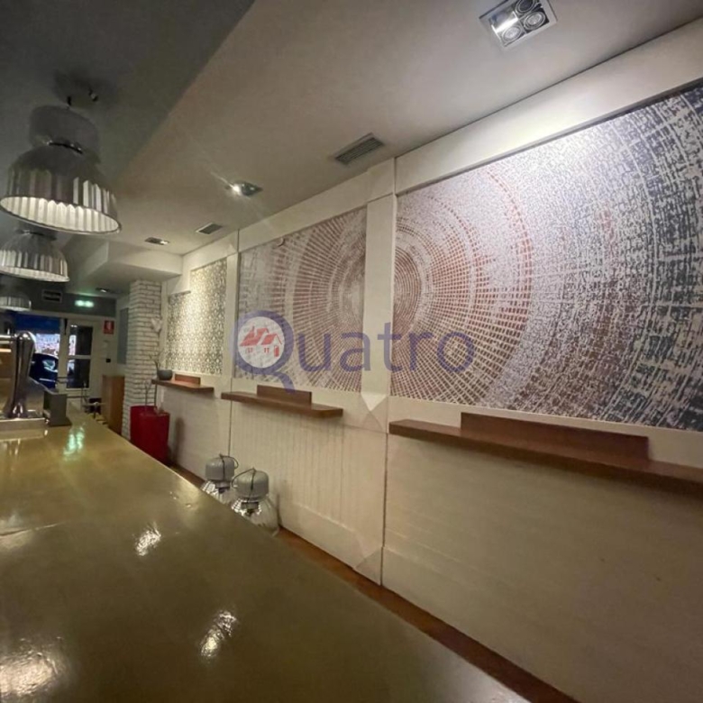Se alquila local comercial ideal para negocio de hostelería y restauración con licencia de bar musical
