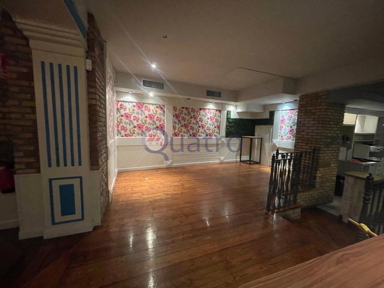 Se alquila local comercial ideal para negocio de hostelería y restauración con licencia de bar musical