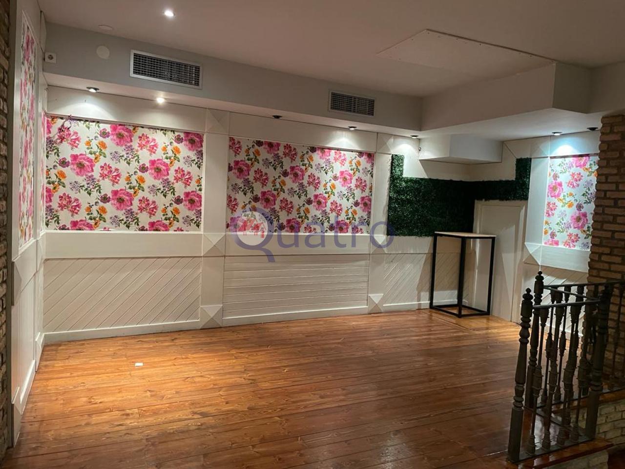 Se alquila local comercial ideal para negocio de hostelería y restauración con licencia de bar musical