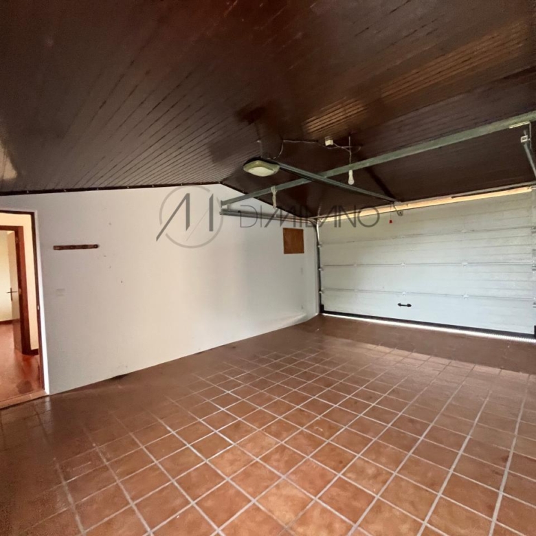 Chalet pareado de piedra con piscina, 4 habitaciones y gran terraza en Vilariño (Cangas).