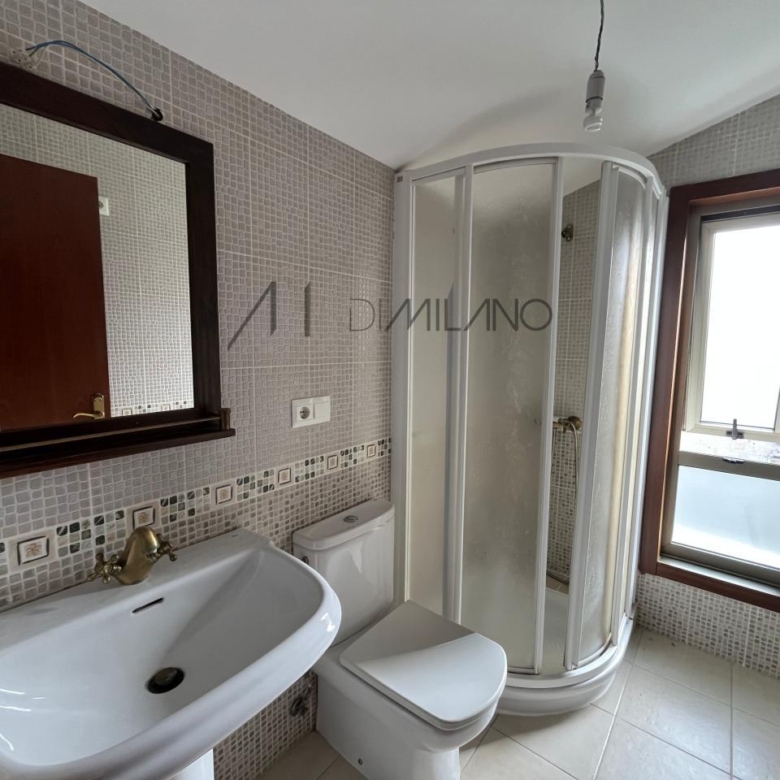 Chalet pareado de piedra con piscina, 4 habitaciones y gran terraza en Vilariño (Cangas).