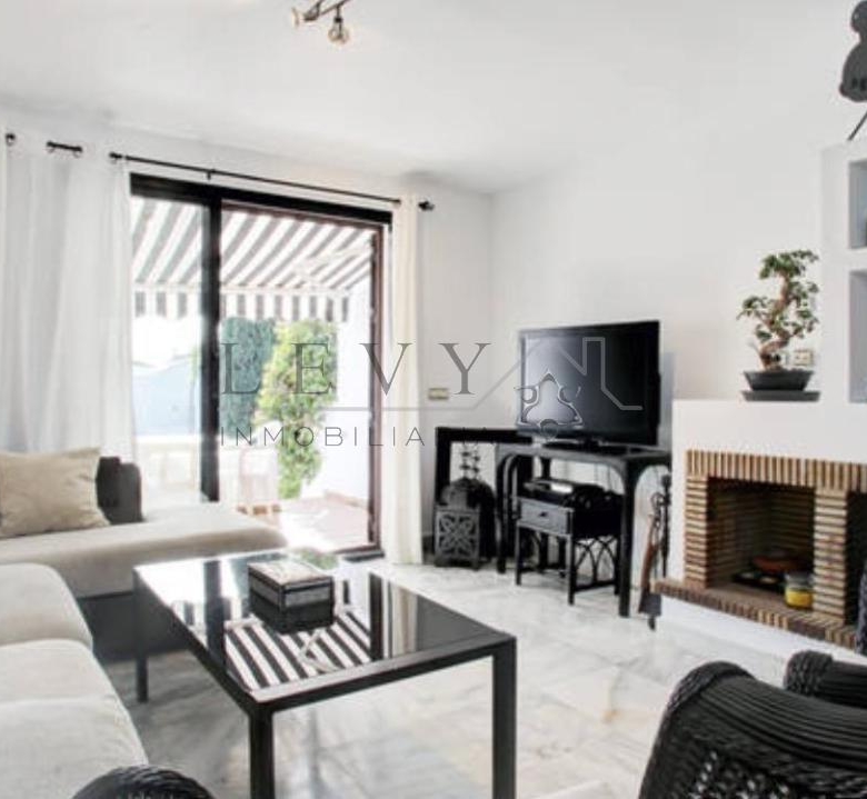 Chalet adosado en venta en Costalita