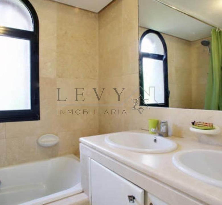 Chalet adosado en venta en Costalita