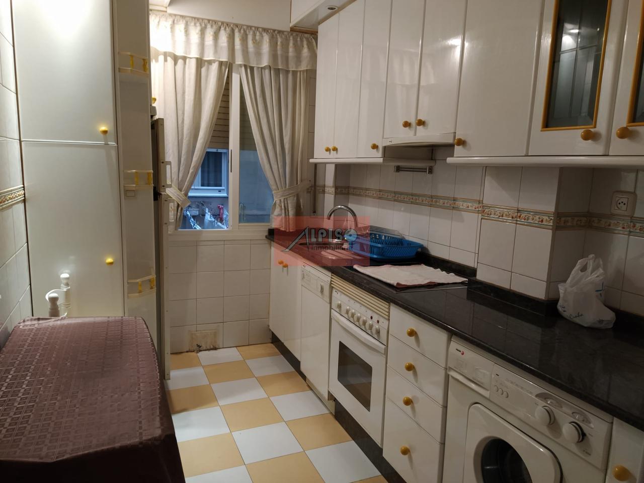 178885307387600108131_159137527471 Piso en Ourense