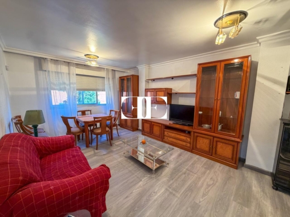 Piso en venta en Teis, Vigo, con 3 dormitorios, garaje y trastero