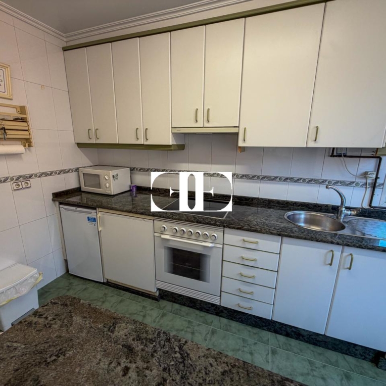 Piso en venta en Teis, Vigo, con 3 dormitorios, garaje y trastero
