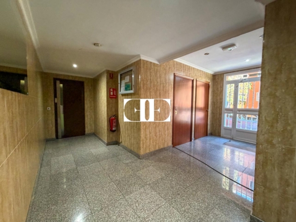 Piso en venta en Teis, Vigo, con 3 dormitorios, garaje y trastero