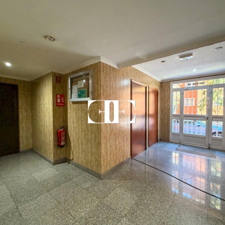Piso en venta en Teis, Vigo, con 3 dormitorios, garaje y trastero